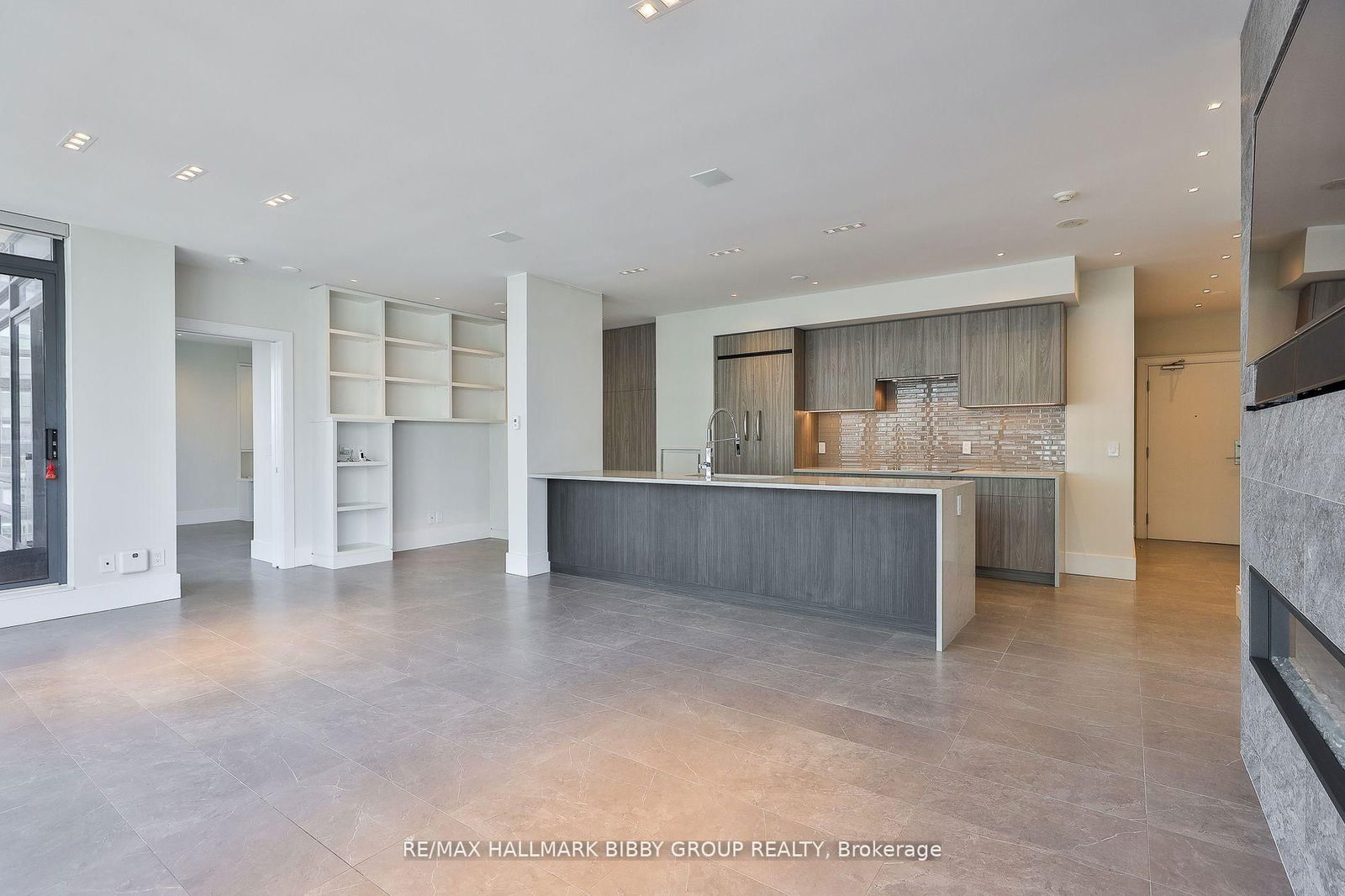 Condo for sale at 2101-438 King Street, Toronto, Waterfront Communities C1, M5V 3T9 - MLS: C12133300