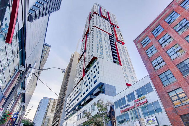 3011 - 318 Richmond Street
