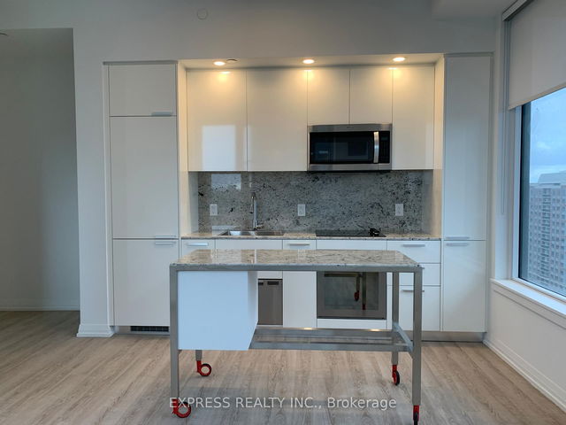 1807 - 75 Canterbury Place