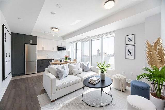 911 - 2525 Bathurst Street