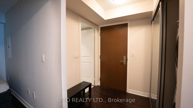 2516 - 386 Yonge Street