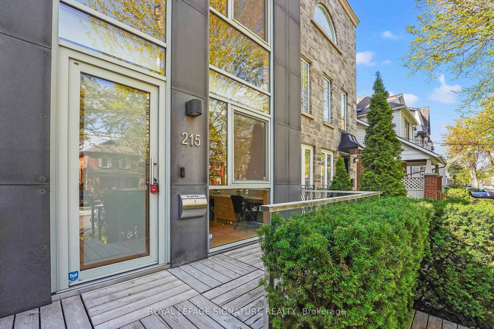 Detached House sold at 215 Bowood Avenue, Toronto, Lawrence Park North, M4N 1Y7 - MLS: C12134058
