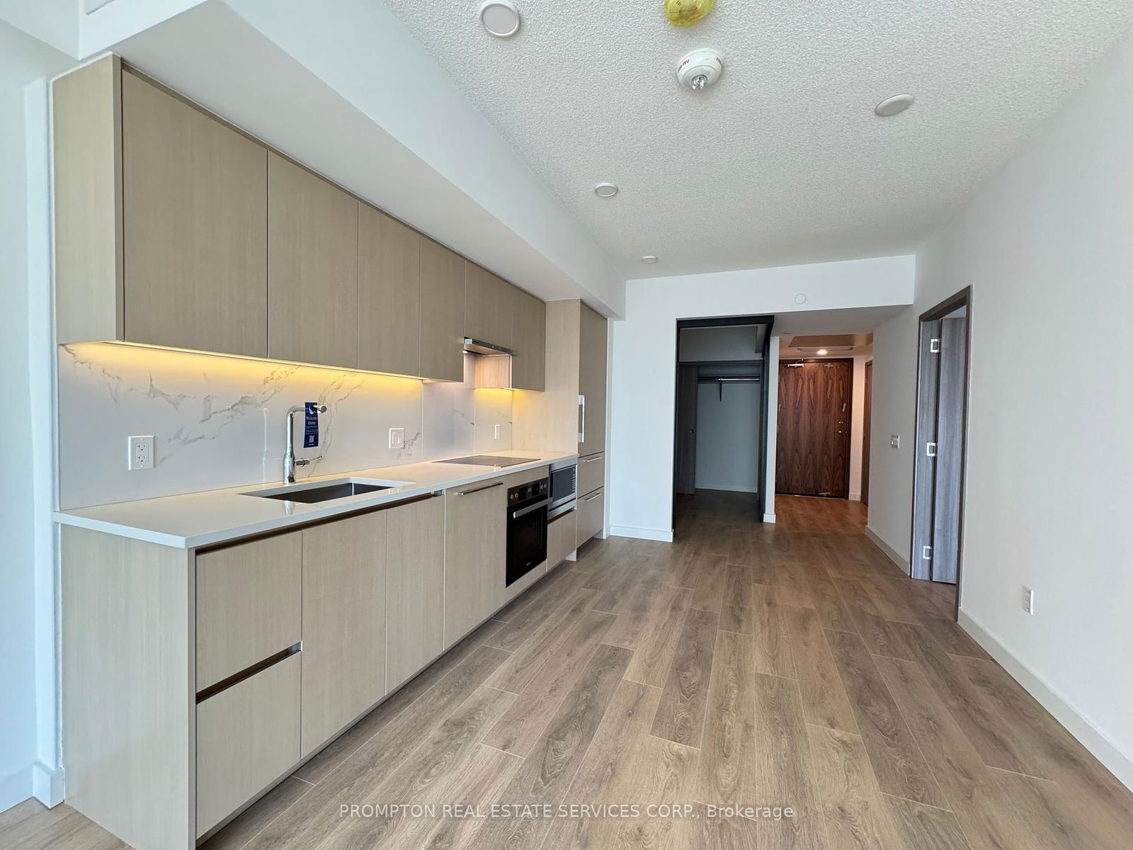 Condo for lease at 312-1 Concord Cityplace Way, Toronto, Waterfront Communities C1, M5V 0X3 - MLS: C12134181