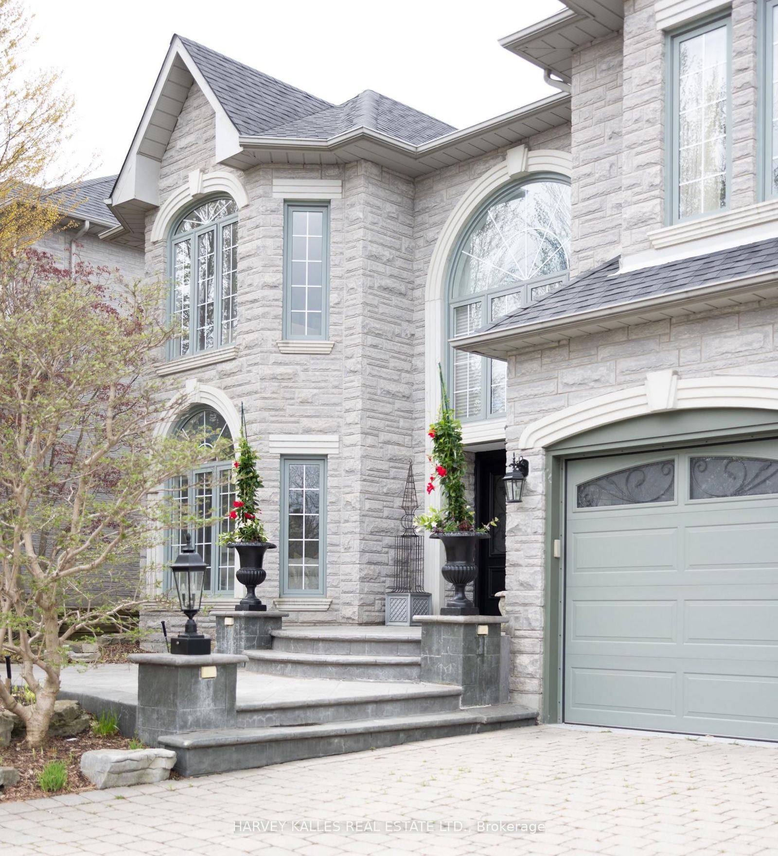 Detached House for sale at 60 Bowan Court, Toronto, Bayview Woods-Steeles, M2K 3A7 - MLS: C12134230