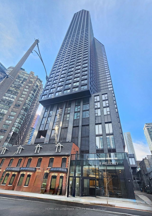 2105 - 8 Wellesley Street