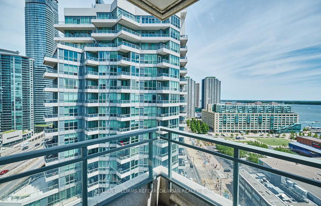 2117 - 230 Queens Quay