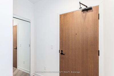 Unit 1005 — 8 Tippett Rd, Toronto - Clanton Park image-0-4