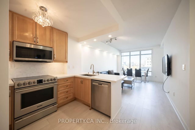 1103 - 100 Hayden Street