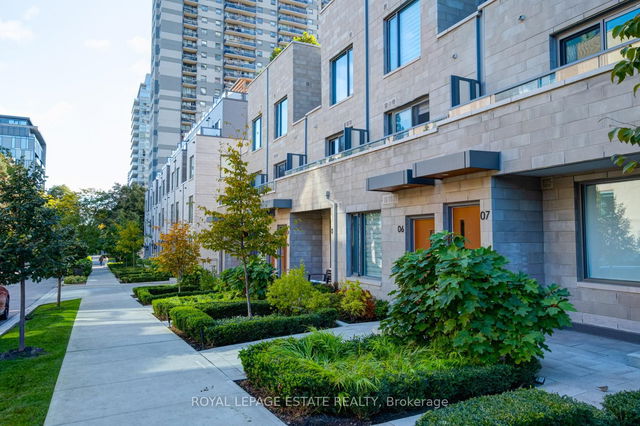 Th8 - 175 Pears Avenue