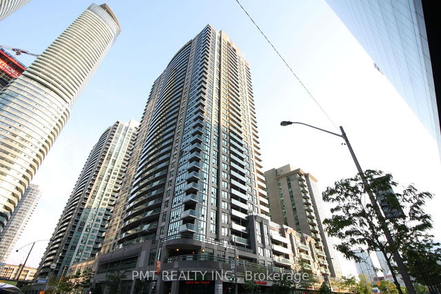 815 - 30 Grand Trunk Crescent