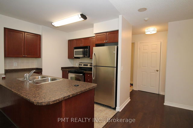 815 - 30 Grand Trunk Crescent