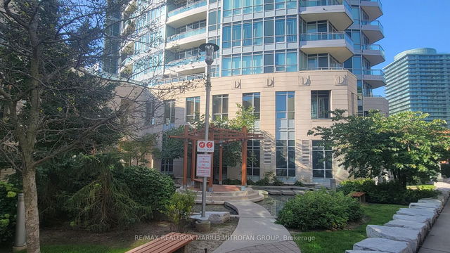 412 - 18 Holmes Avenue