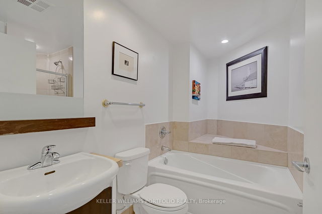 405 - 218 Queens Quay