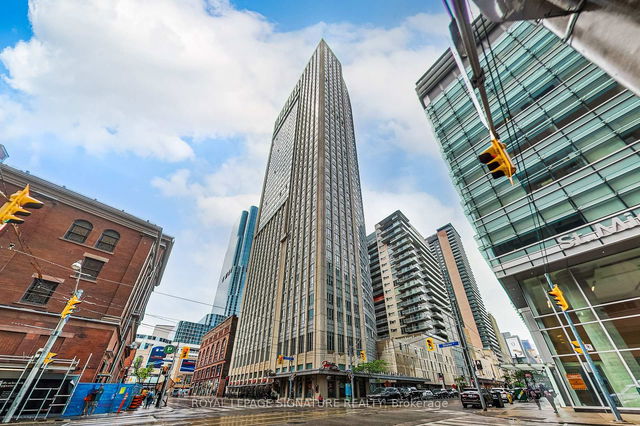 2113 - 210 Victoria Street