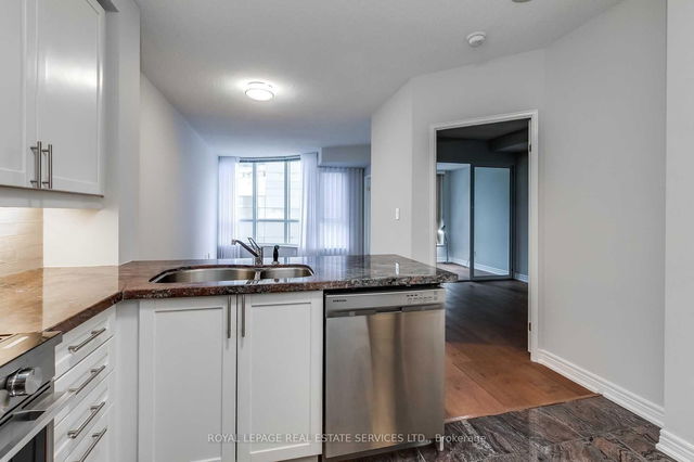 1006 - 55 Bloor Street