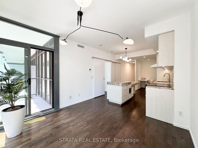 617 - 101 Charles Street