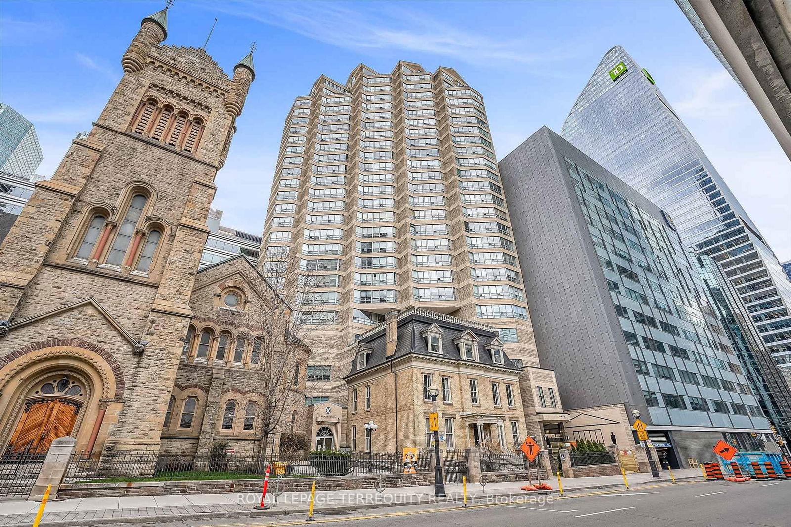Condo for sale at 2103-71 Simcoe Street, Toronto, Waterfront Communities C1, M5J 2S9 - MLS: C12135535