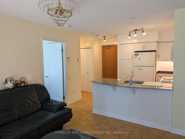 405 - 33 Sheppard Avenue