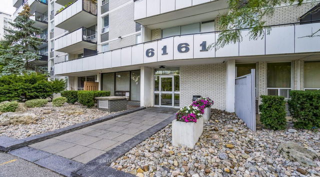 6161 Bathurst Street