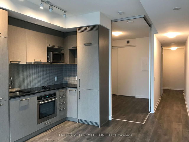 3203 - 87 Peter Street