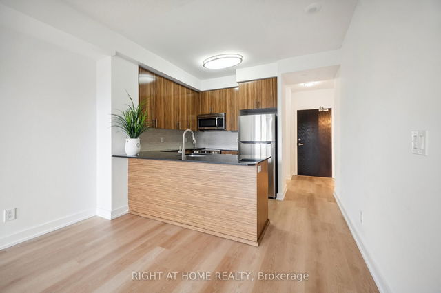 1005 - 225 Sackville Street