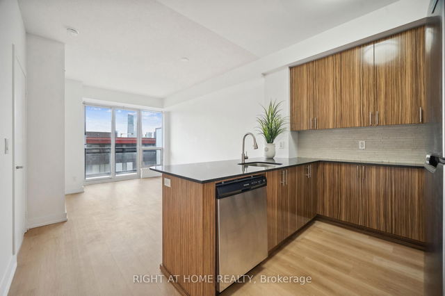 1005 - 225 Sackville Street
