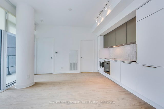 505 - 85 Wood Street