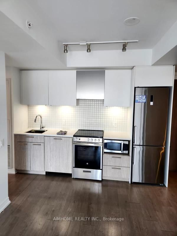 3710 - 251 Jarvis Street