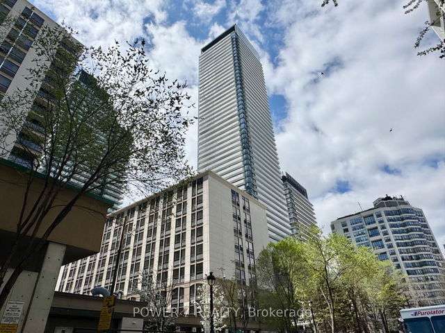3305 - 501 Yonge Street