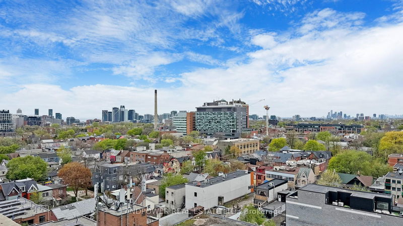 Unit 1112 — 297 College St, Toronto - Kensington-Chinatown image-0-0