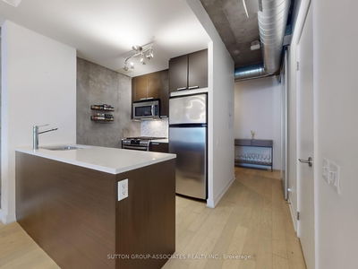 Unit 811 — 138 Princess St, Toronto - Moss Park image-0-3