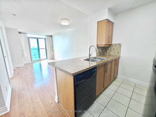 1915 - 25 Greenview Avenue