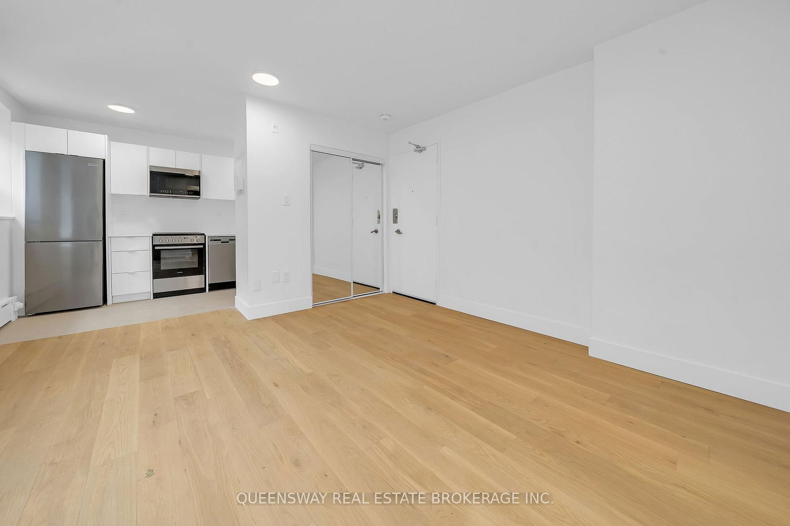 Semi-Detached House for lease at 202-263 Russell Hill Road, Toronto, Casa Loma, M4V 2T4 - MLS: C12136020