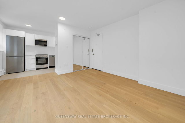 202 - 263 Russell Hill Road