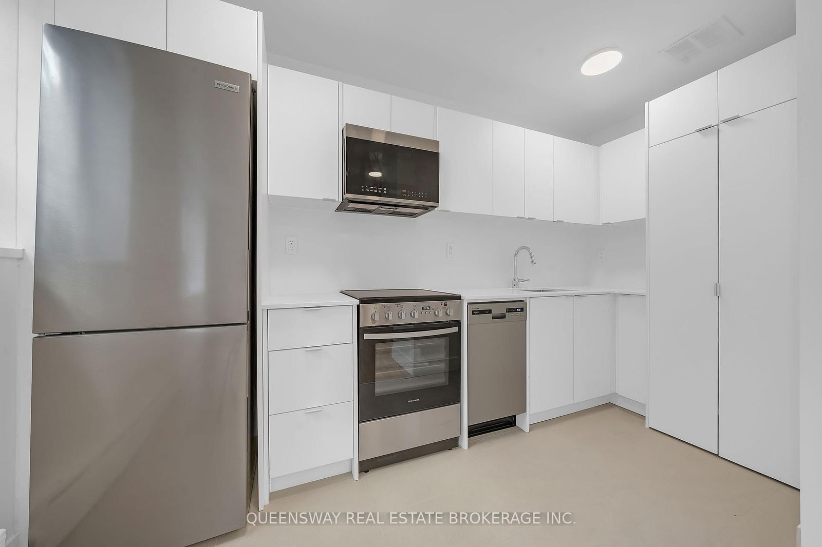 Semi-Detached House for lease at 202-263 Russell Hill Road, Toronto, Casa Loma, M4V 2T4 - MLS: C12136020