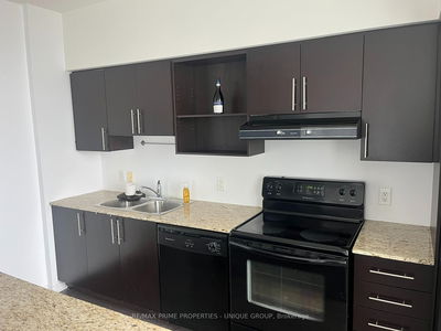 Unit 907 — 120 Dallimore Circ, Toronto - Banbury-Don Mills image-0-3