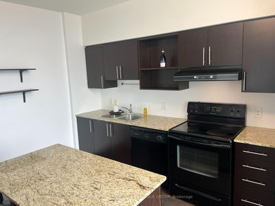 Unit 907 — 120 Dallimore Circ, Toronto - Banbury-Don Mills image-0-4