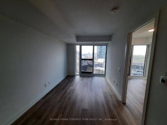 1806 - 771 Yonge Street