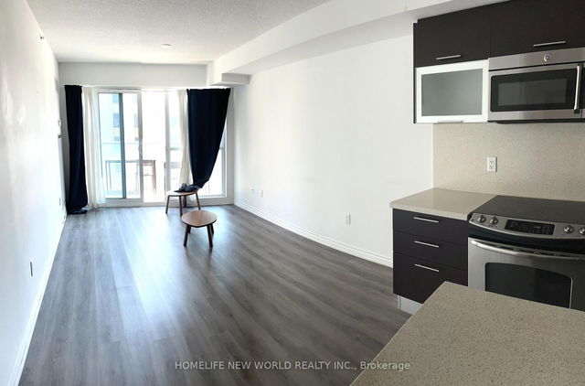 703 - 386 YONGE Street