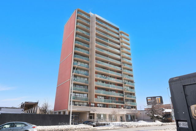 802 - 5949 Yonge Street