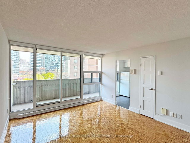 716 - 33 Isabella Street
