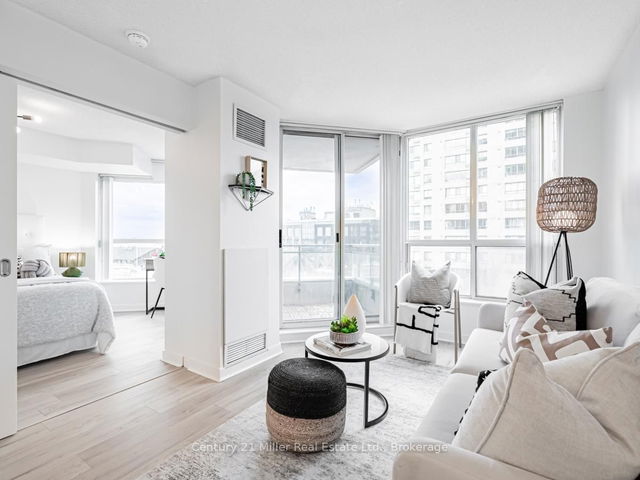 628 - 230 Queens Quay