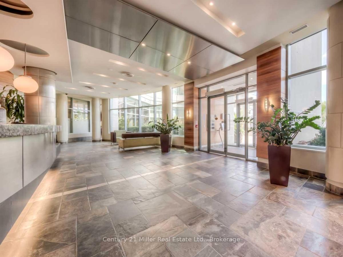 Condo for sale at 628-230 Queens Quay, Toronto, Waterfront Communities C1, M5J 2Y7 - MLS: C12136862