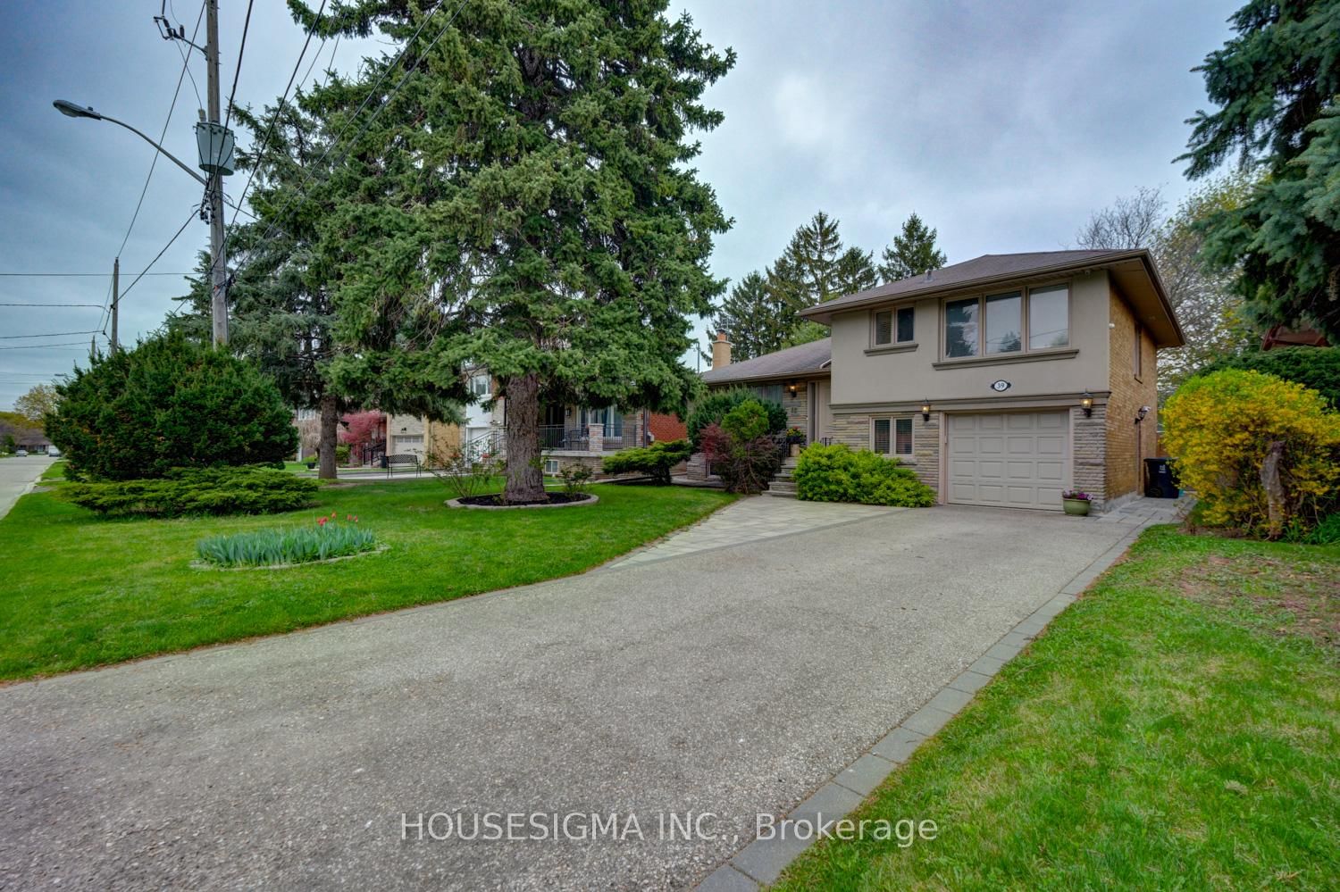 Detached House sold at 39 Pannahill Road, Toronto, Bathurst Manor, M3H 4N4 - MLS: C12136964
