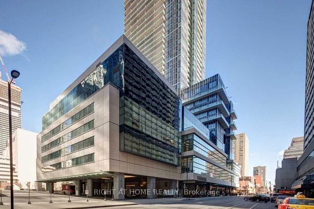 3901 - 386 Yonge Street