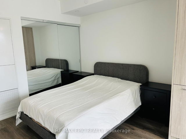 1611 - 771 Yonge Street