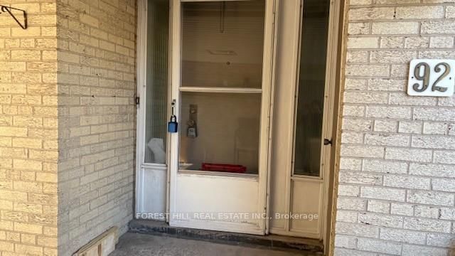 home for lease on 151-92 Crimson Millway N/A