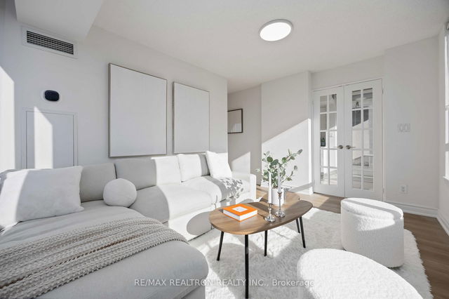 1101 - 3 Rean Drive