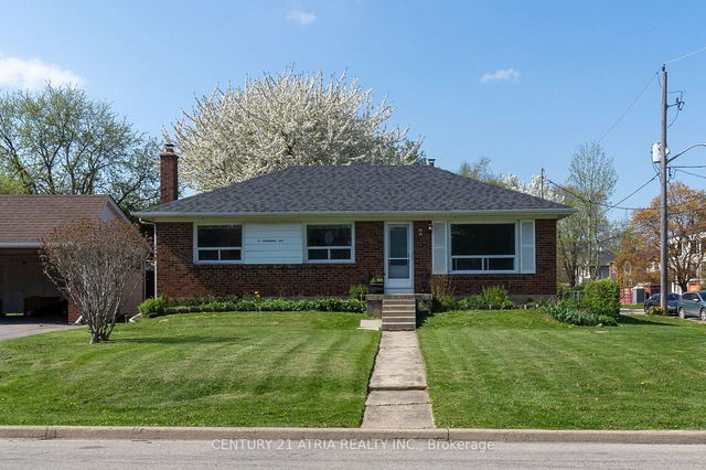 2 Lanbrooke Avenue