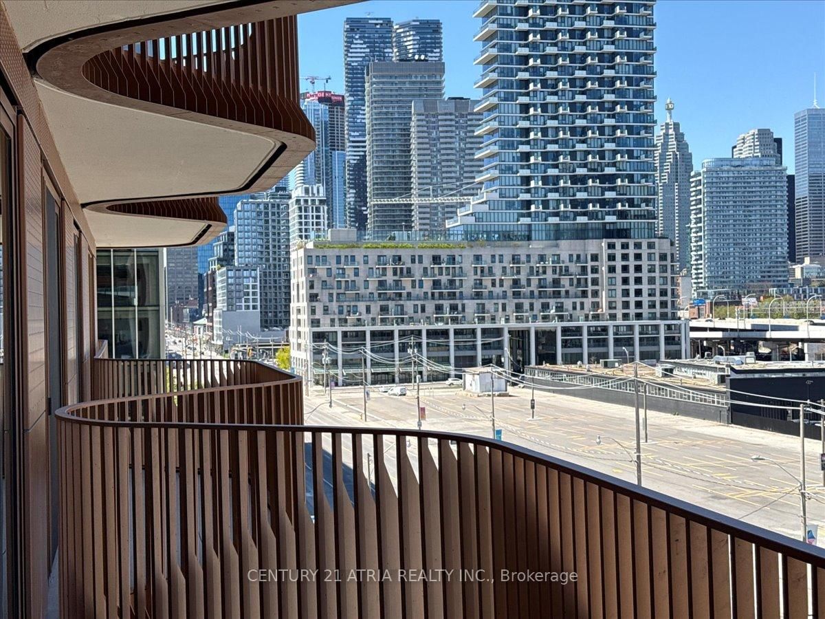 155 Merchants' Wharf, Unit 530 - Photo 14